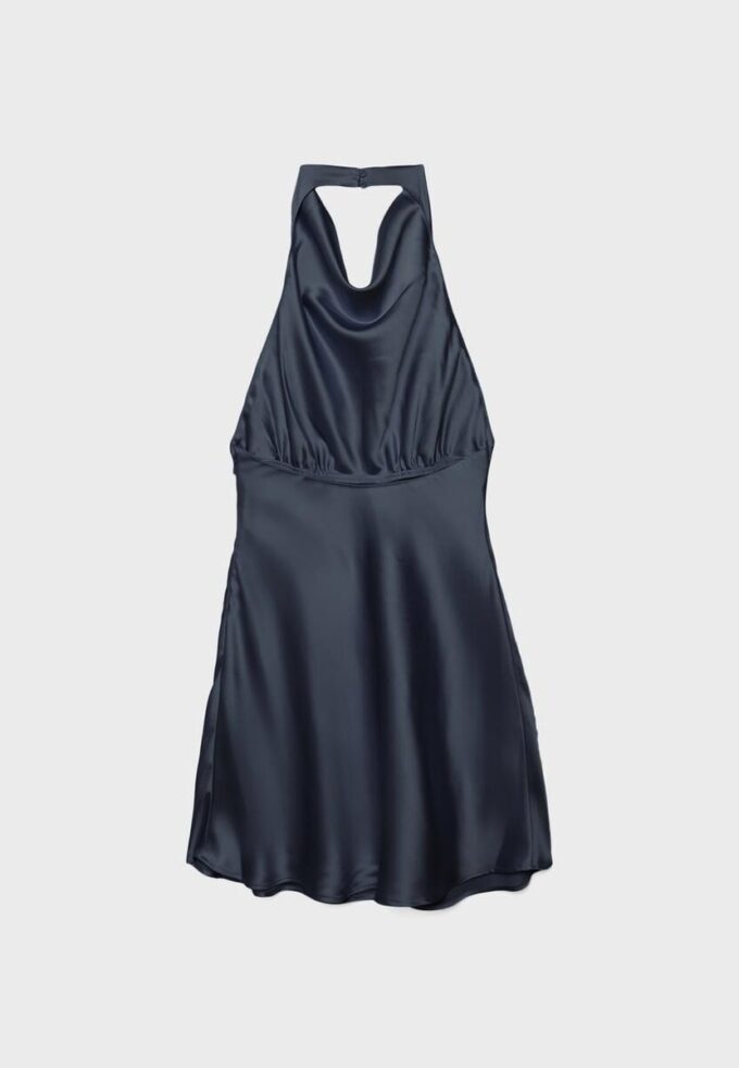 Kort satin-klänning med halterneck