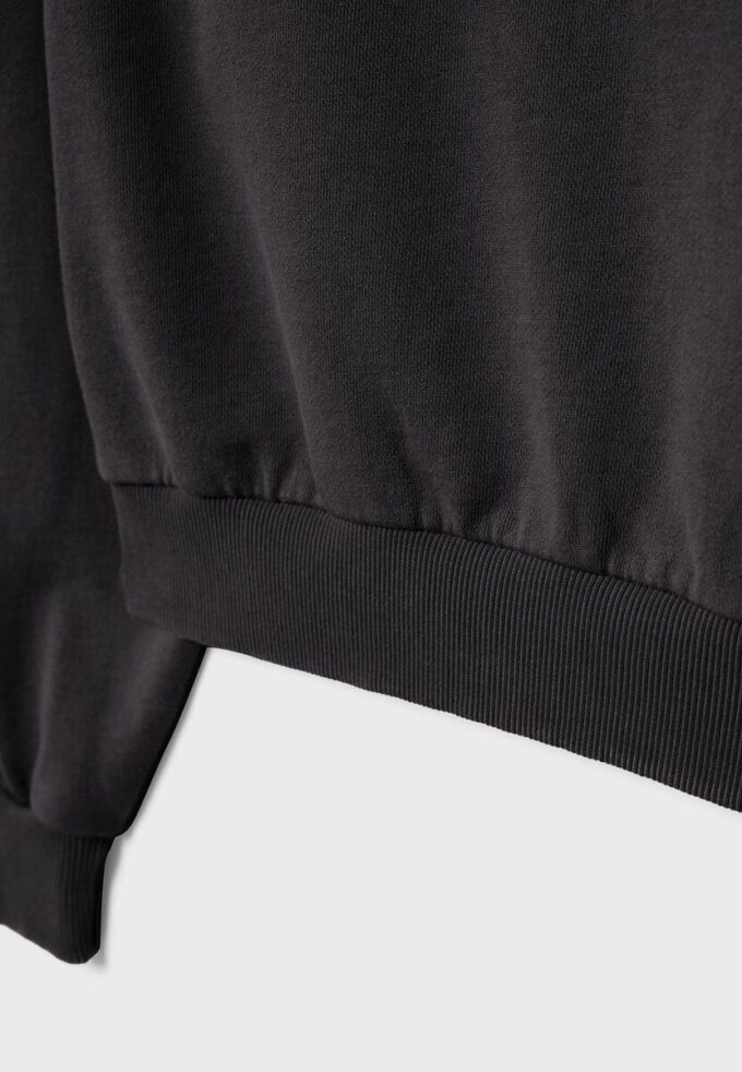 Kort sweatshirt med tvättad effekt Kort sweatshirt med tvättad effekt