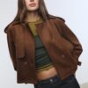 Kort trenchcoat i imitationsmocka Kort trenchcoat i imitationsmocka