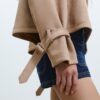 Kort trenchcoat i imitationsmocka