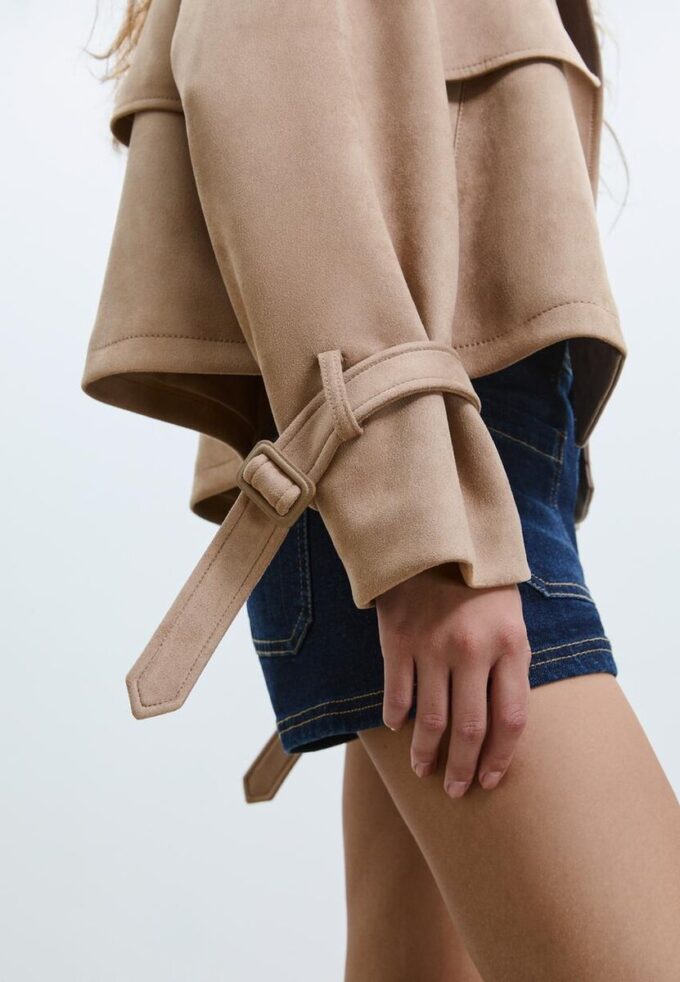 Kort trenchcoat i imitationsmocka