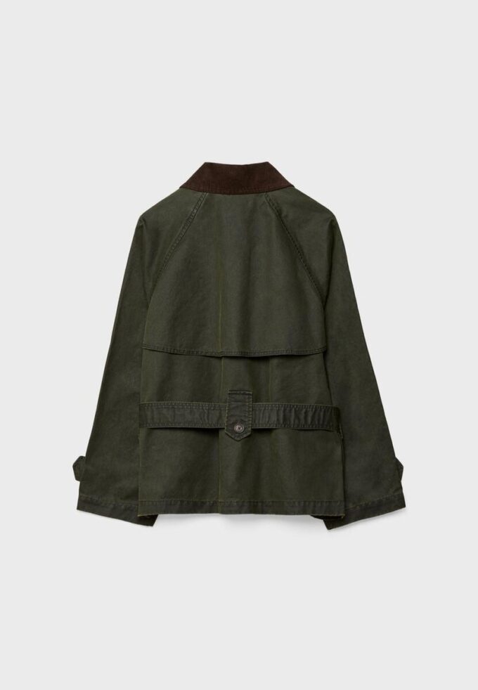 Kort vaxat trenchcoat med bälte Kort vaxat trenchcoat med bälte