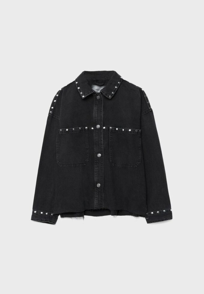 Kort över skjorta i denim med nitar Kort över skjorta i denim med nitar