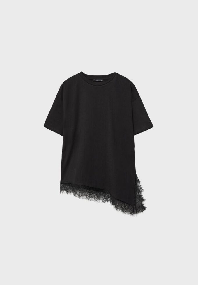 Kortärmad T-shirt med spetskant Kortärmad T-shirt med spetskant