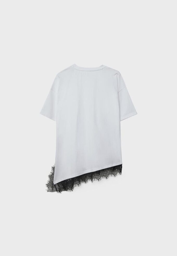 Kortärmad T-shirt med spetskant Kortärmad T-shirt med spetskant