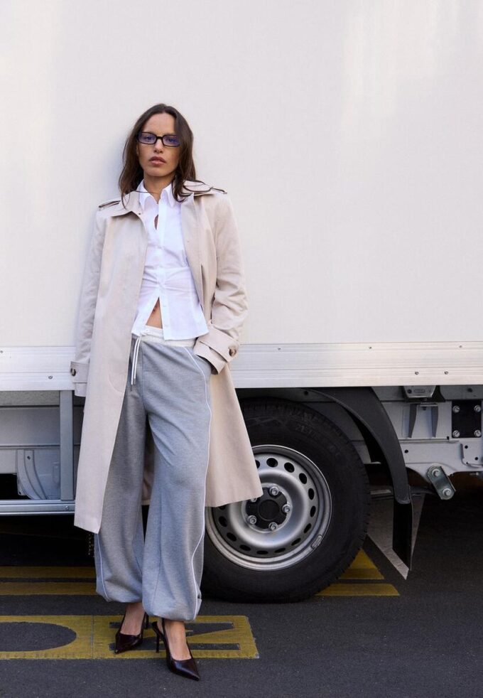 Lång enkelknäppt trenchcoat