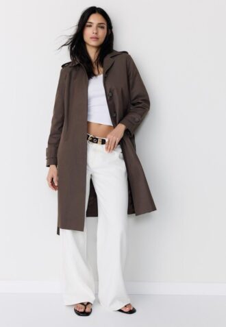 Lång enkelknäppt trenchcoat