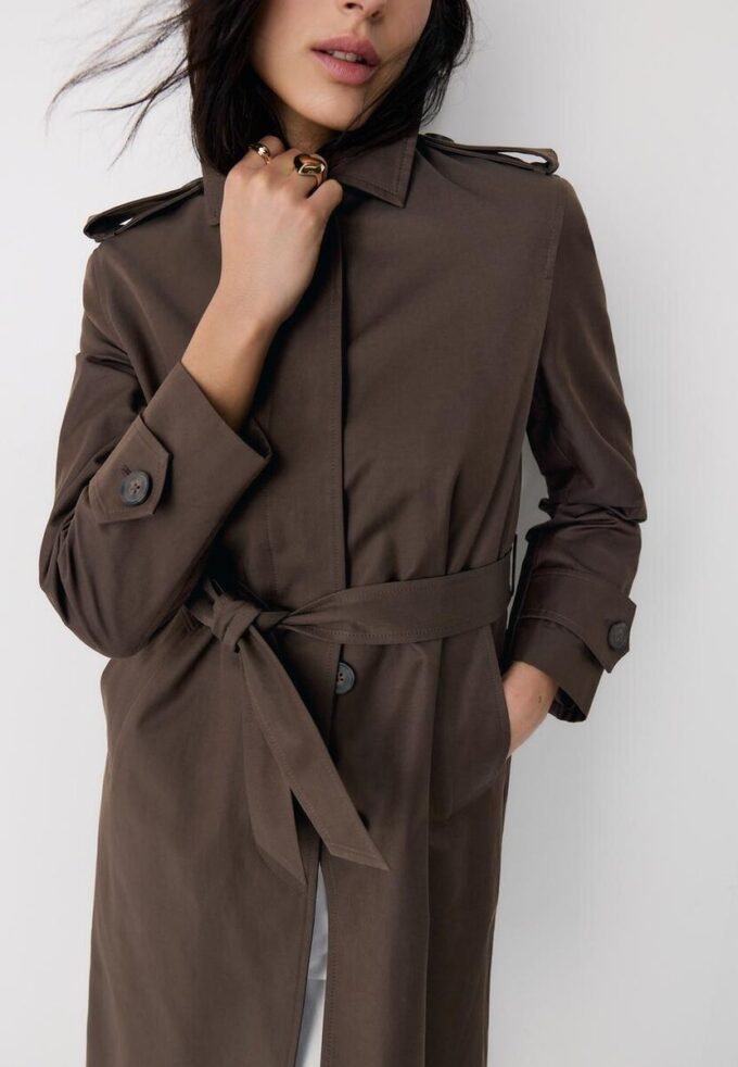 Lång enkelknäppt trenchcoat