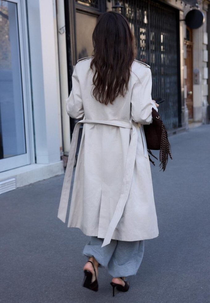 Lång enkelknäppt trenchcoat