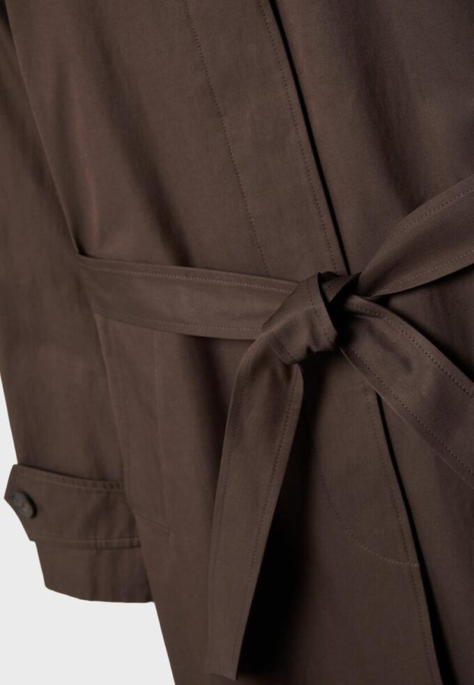 Lång enkelknäppt trenchcoat