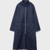 Lång, flödande parkas Lång, flödande parkas