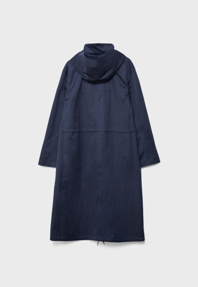 Lång, flödande parkas Lång, flödande parkas