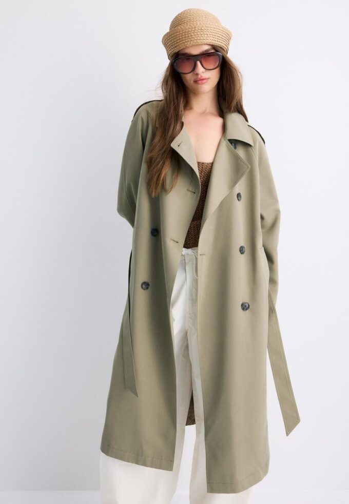 Lång, flödande trenchcoat Lång, flödande trenchcoat