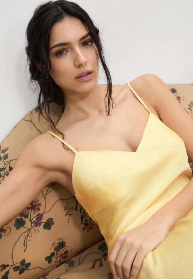 Midi-klänning i satin