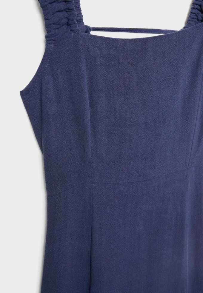 Midiklänning med korsrygg i linne-look Midiklänning med korsrygg i linne-look