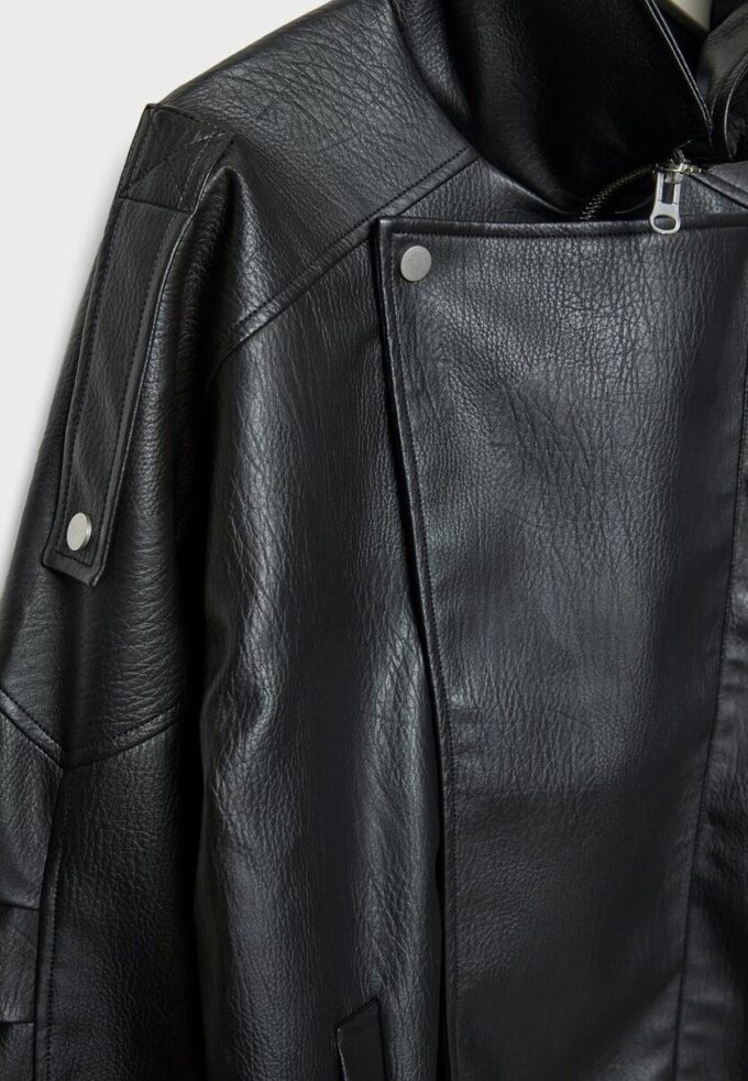 Oversize-jacka i imitationsskinn med revers