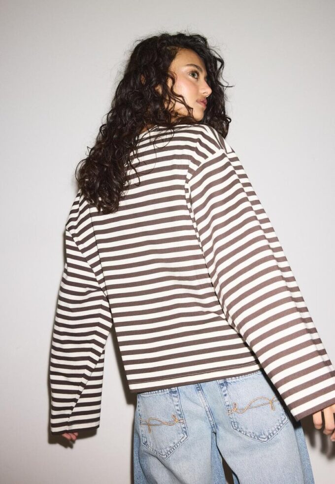 Oversize-T-shirt med långa ärmar och ränder