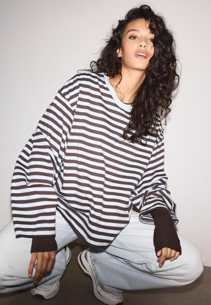 Oversize-T-shirt med långa ärmar och ränder