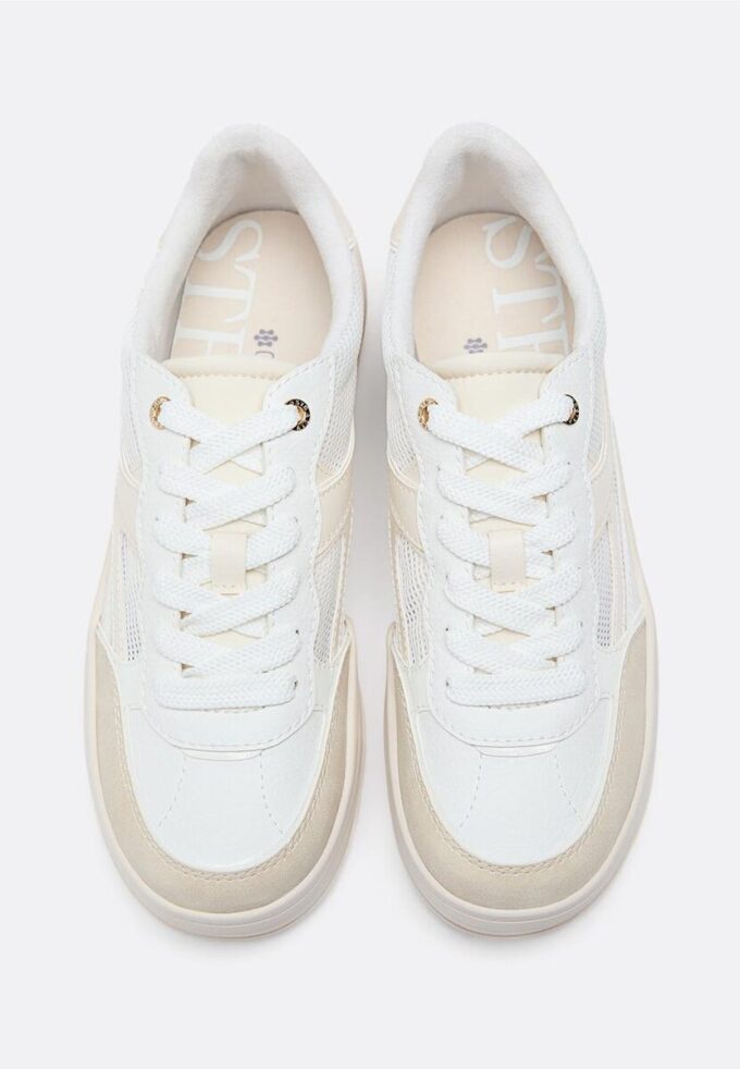 Platform-sneakers med genombrutna detaljer