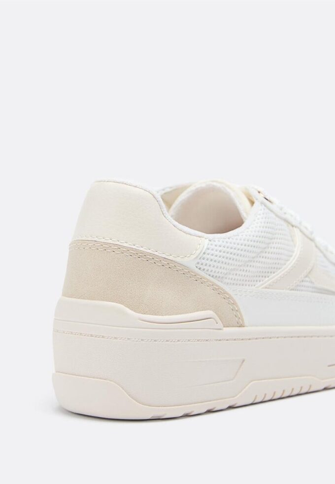 Platform-sneakers med genombrutna detaljer