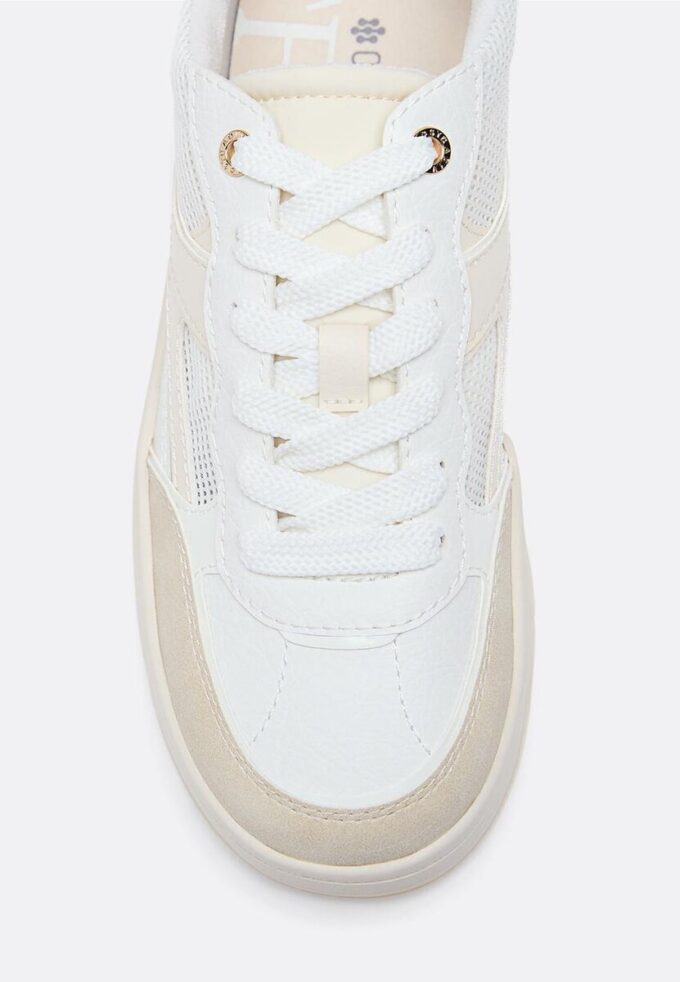 Platform-sneakers med genombrutna detaljer