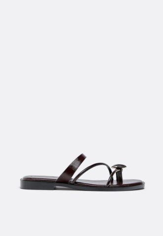 Platta sandaler med stendetaljer