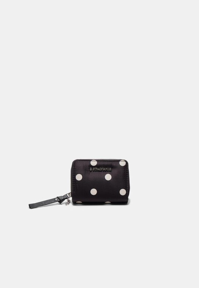 Plånbok med kortfack i prickigt mönster