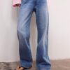 Raka jeans med dubbla metallknappar Raka jeans med dubbla metallknappar