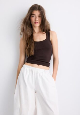 Ribbad T-shirt med racerback