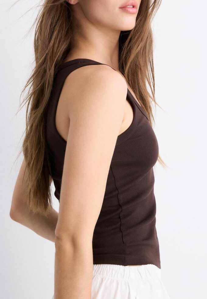 Ribbad T-shirt med racerback