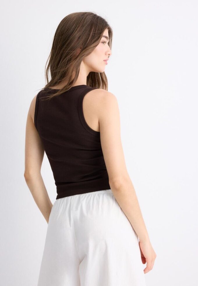 Ribbad T-shirt med racerback