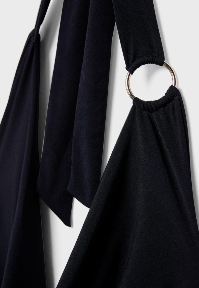 Ringtop med draperad halsringning Ringtop med draperad halsringning