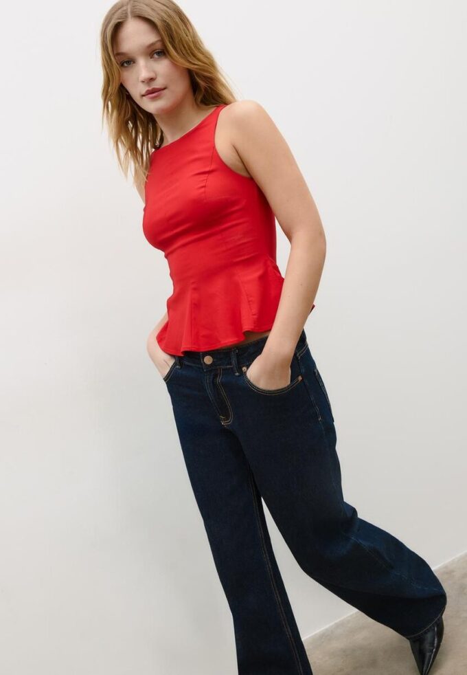 Ärmlös peplum-toppar