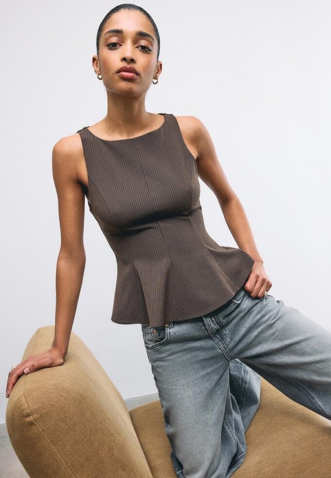 Ärmlös peplum-toppar
