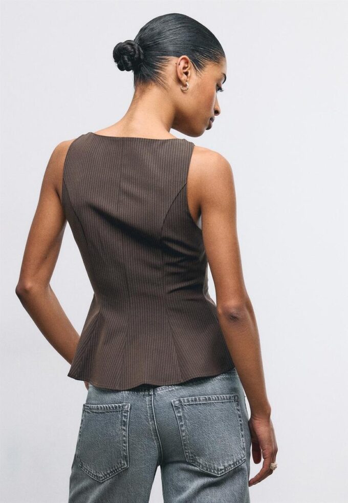 Ärmlös peplum-toppar