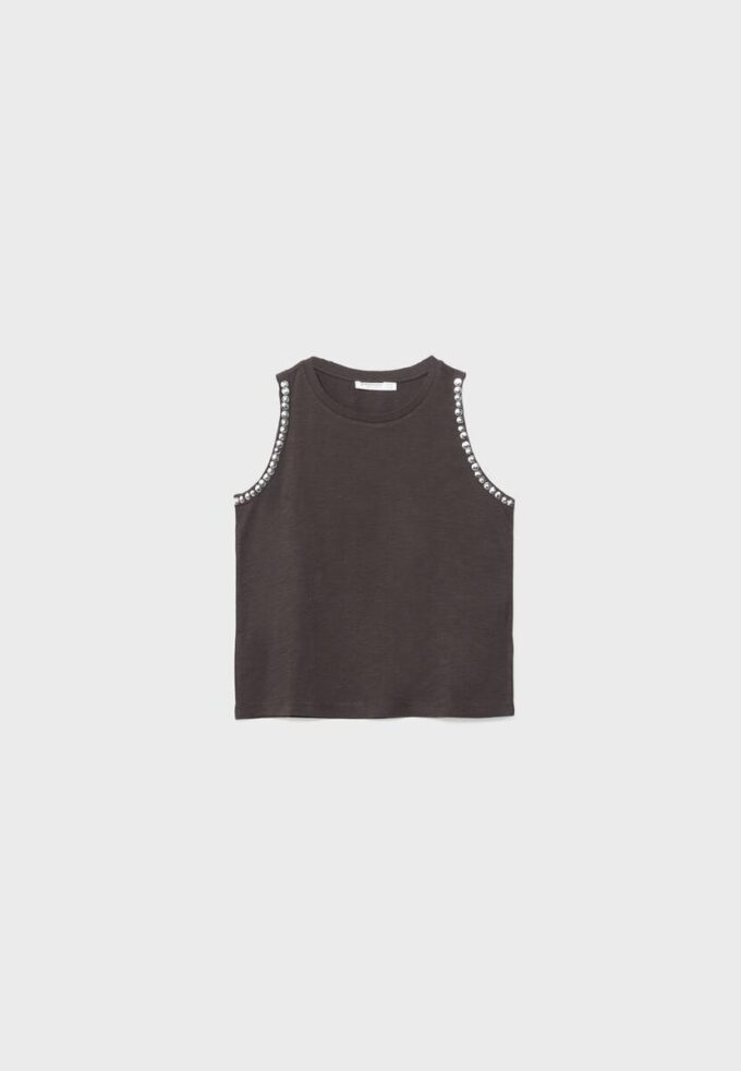 Ärmlös T-shirt med broderade nitar