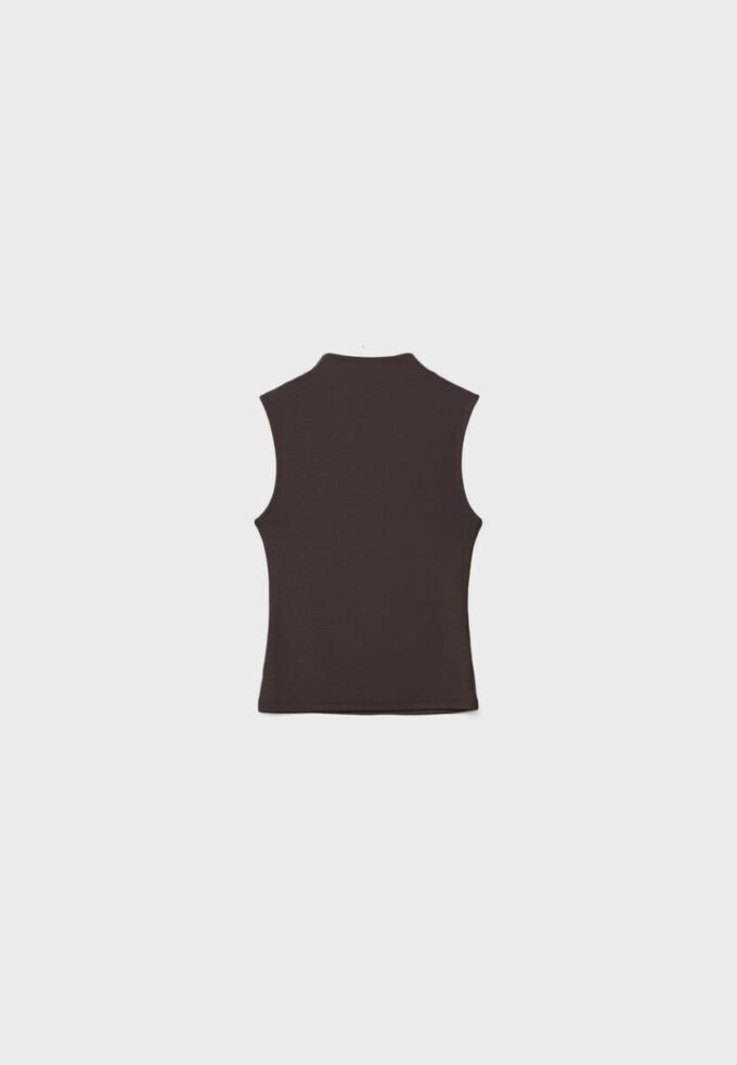 Ärmlös T-shirt med trattkrage