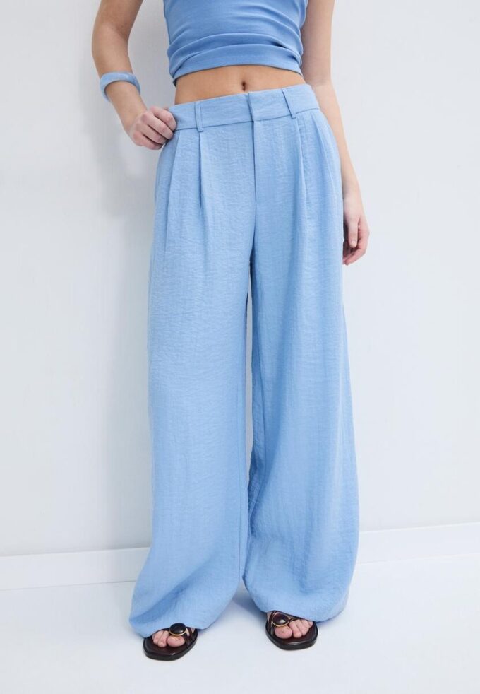 Rustika byxor med Wide Leg och justerbara knappar Rustika byxor med Wide Leg och justerbara knappar