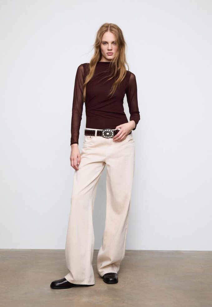 Rynkad bodysuit i tyll