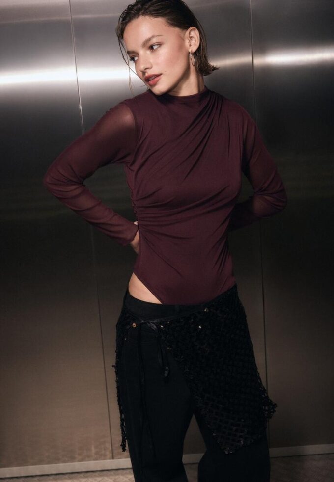 Rynkad bodysuit i tyll