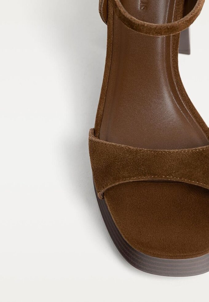 Sandaler med plattform i skinn