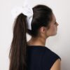 Set med 2 broderade scrunchies