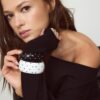 Set med 2 prickiga armband