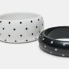 Set med 2 prickiga armband