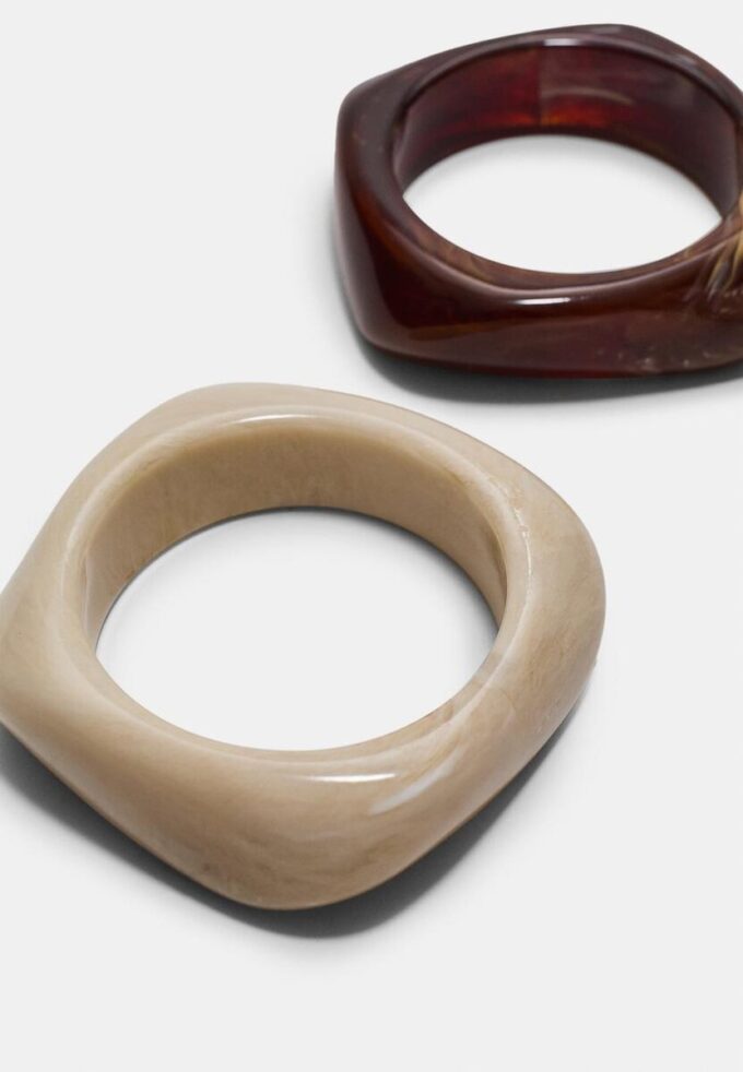 Set med 2 styva armband