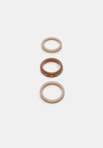 Set med 3 styva armband med nitar