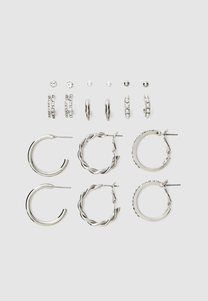 Set med 9 par örhängen med strass och pärlor