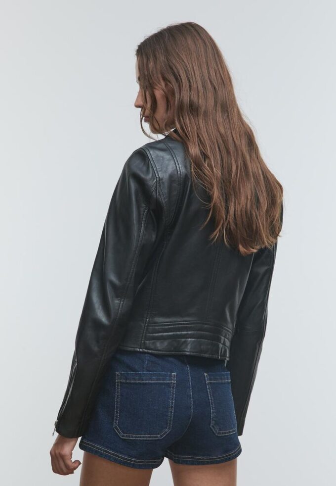 Skinnjacka i biker-stil
