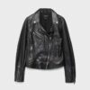 Skinnjacka i biker-stil