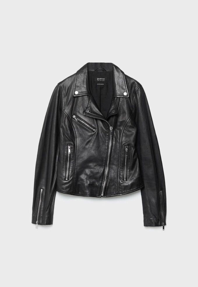 Skinnjacka i biker-stil